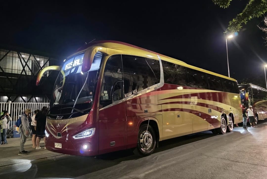 Bus de turismo grande